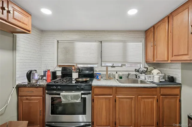 $1,198,000 | 30-18 Hobart Street | Woodside