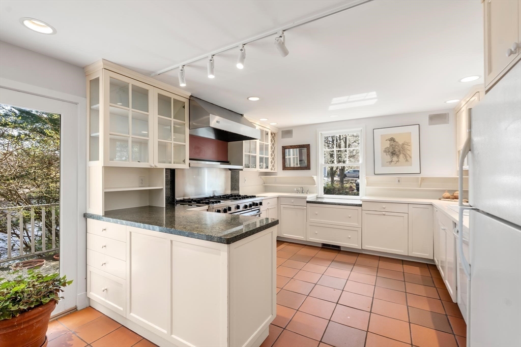 85 Kingswood Road Newton, MA 02466 - Photo 14 of 32