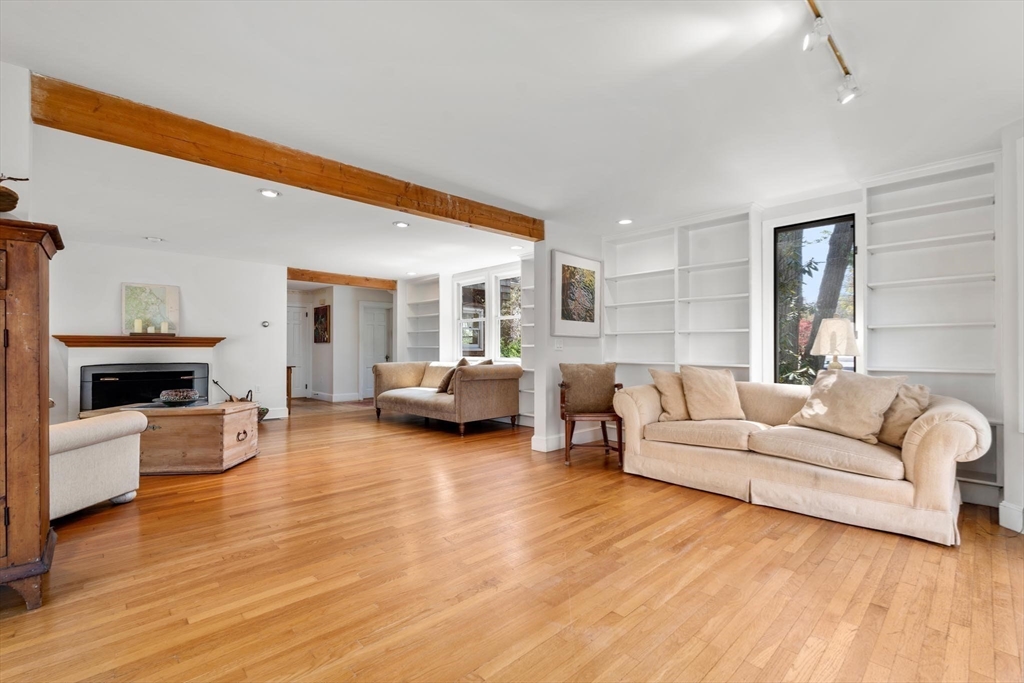 85 Kingswood Road Newton, MA 02466 - Photo 7 of 32