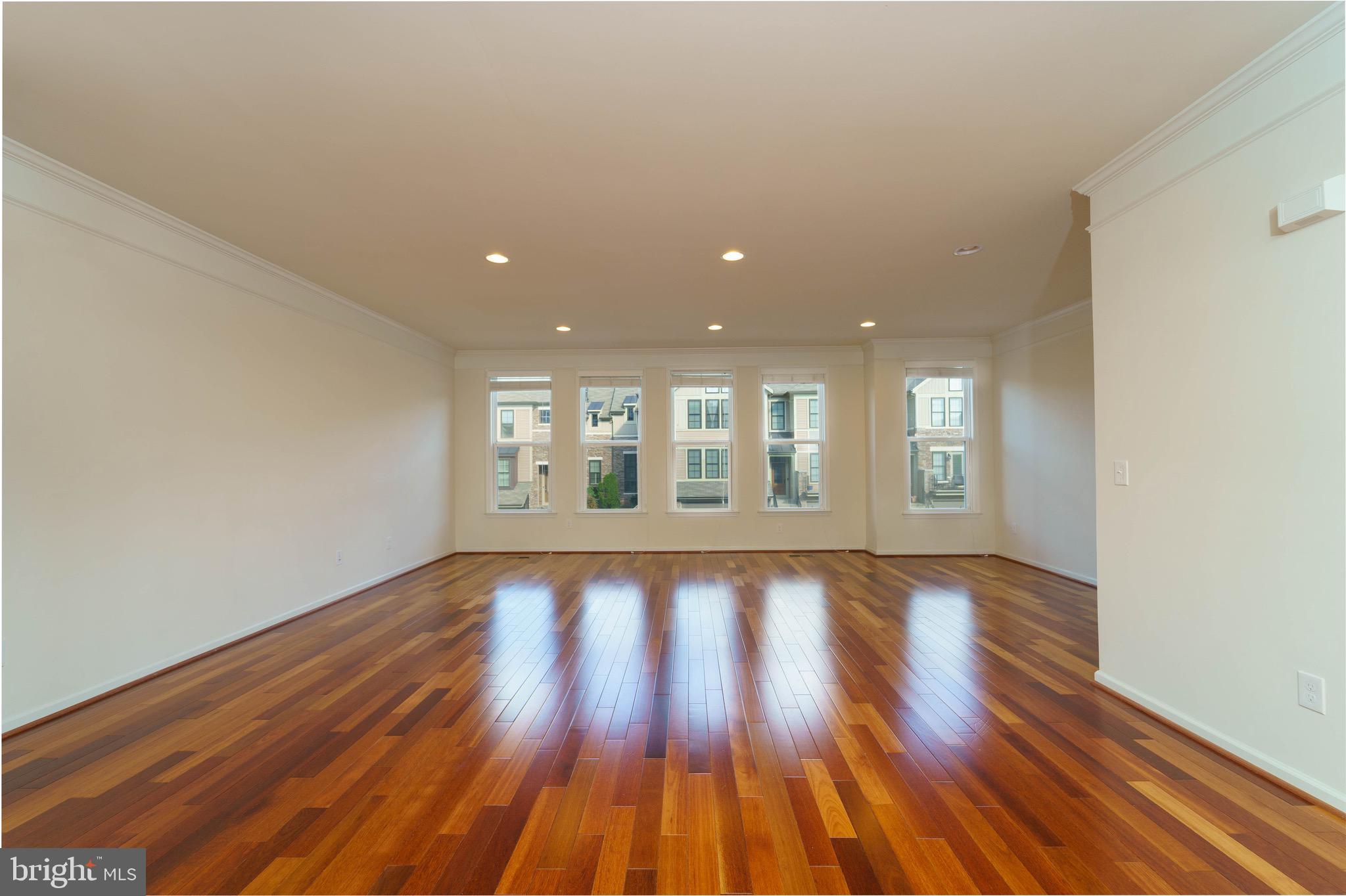 23493 Epperson Square Ashburn, VA 20148 - Photo 13 of 33