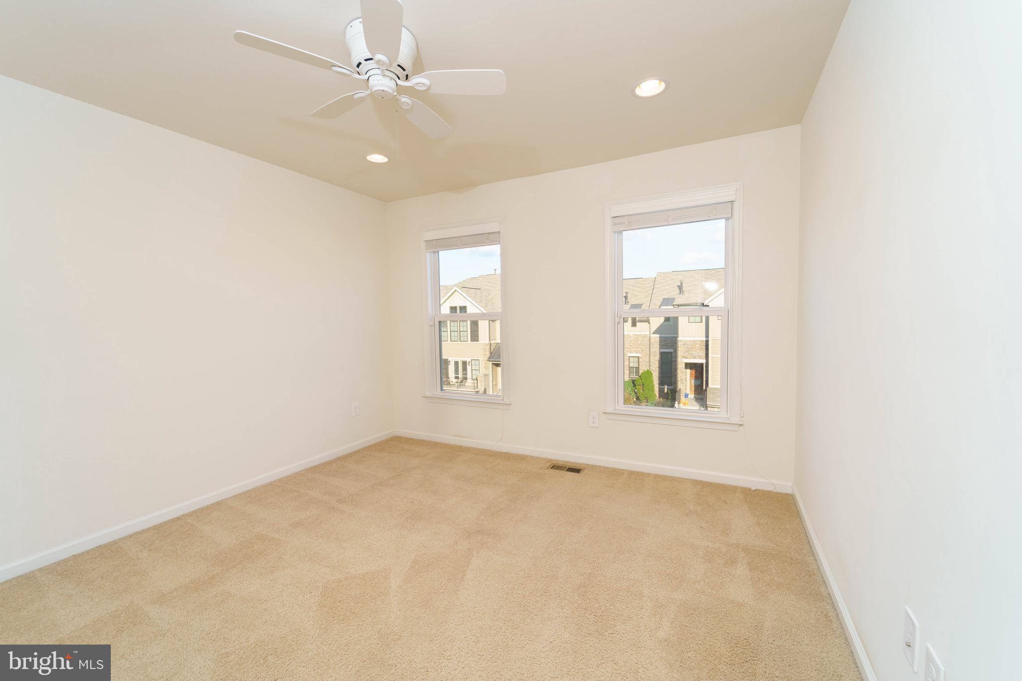 23493 Epperson Square Ashburn, VA 20148 - Photo 27 of 33