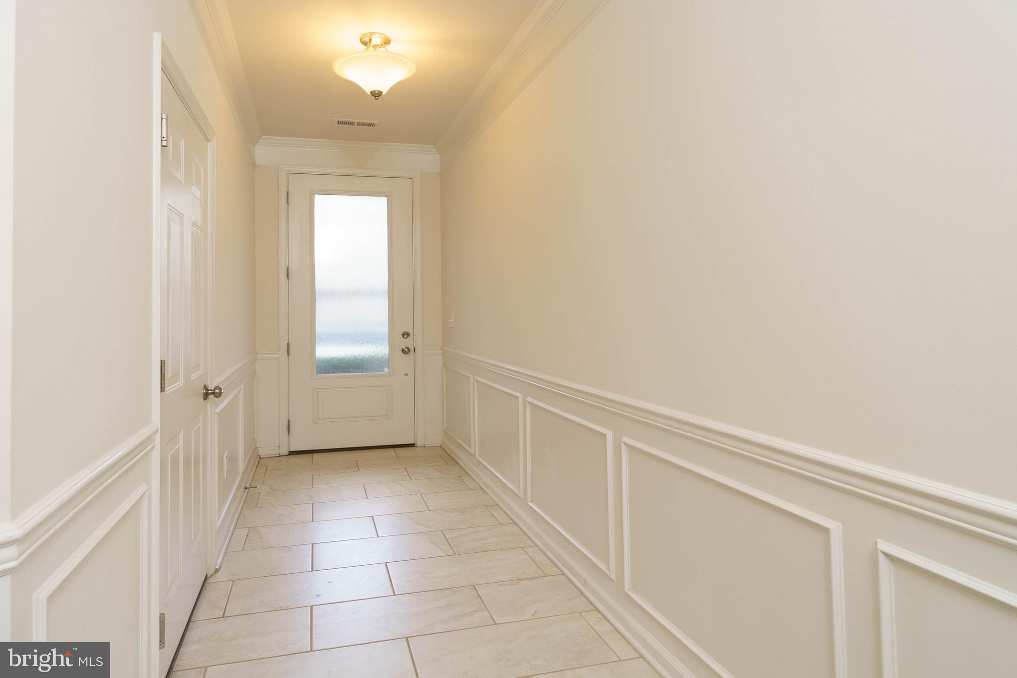 23493 Epperson Square Ashburn, VA 20148 - Photo 4 of 33