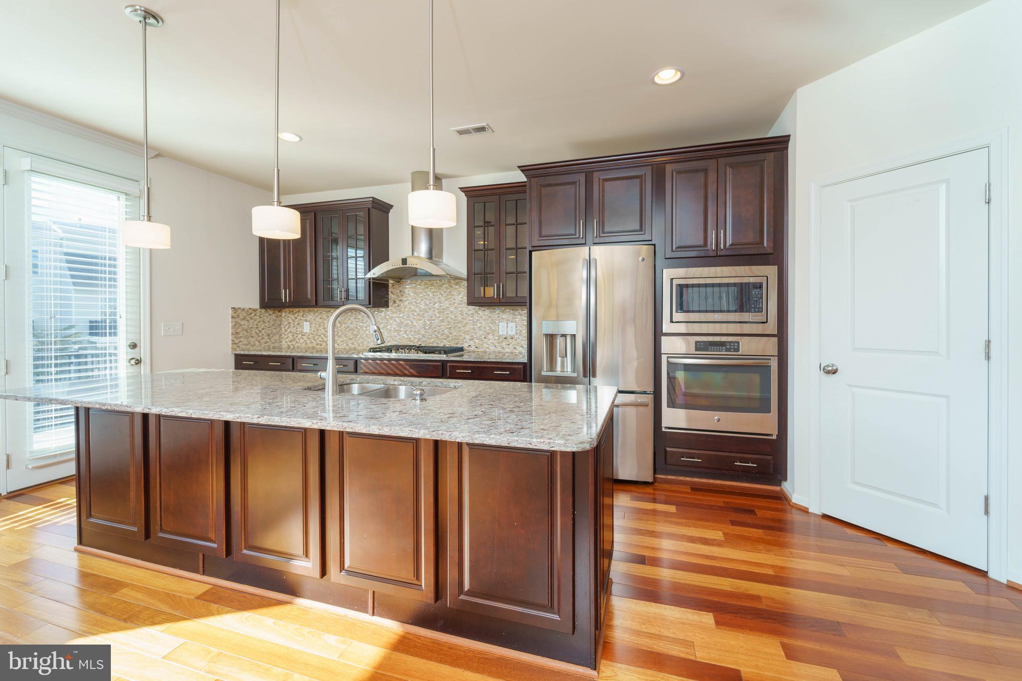 23493 Epperson Square Ashburn, VA 20148 - Photo 10 of 33