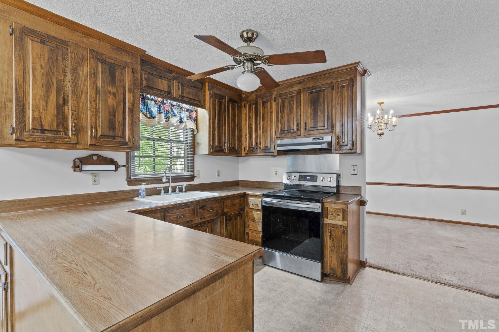 1043 Shadywood Lane Raleigh, NC 27603 - Photo 15 of 46