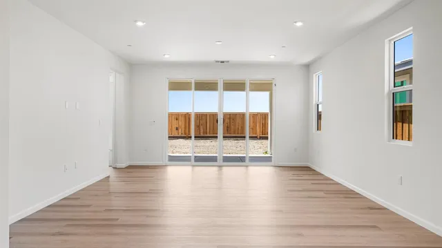 $515,950 | 1114 Camomile Drive, Plumas Lake, CA 95961