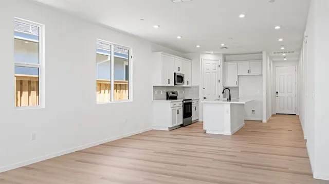 $515,950 | 1114 Camomile Drive, Plumas Lake, CA 95961