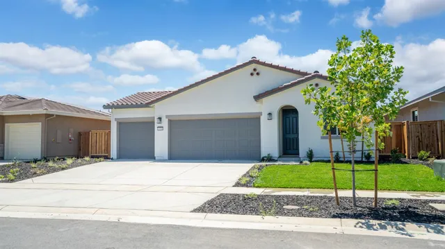 $515,950 | 1114 Camomile Drive, Plumas Lake, CA 95961