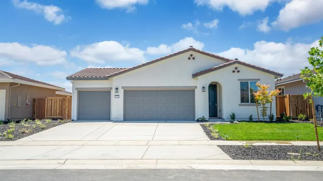 $515,950 | 1114 Camomile Drive, Plumas Lake, CA 95961