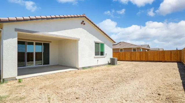 $515,950 | 1114 Camomile Drive, Plumas Lake, CA 95961