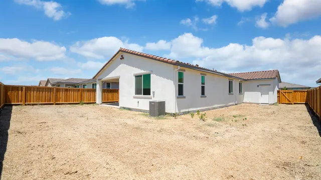 $515,950 | 1114 Camomile Drive, Plumas Lake, CA 95961