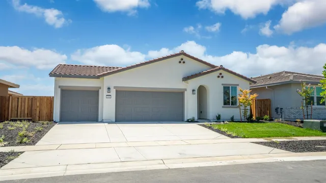 $515,950 | 1114 Camomile Drive, Plumas Lake, CA 95961