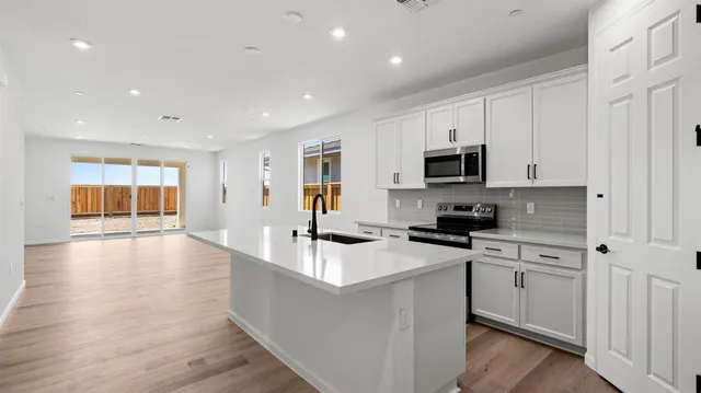 $515,950 | 1114 Camomile Drive, Plumas Lake, CA 95961