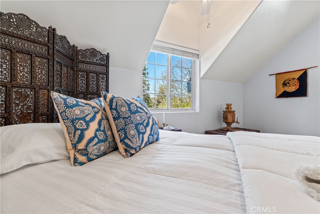 197 Massive Road Lake Arrowhead, CA 92352 - Photo 28 of 72