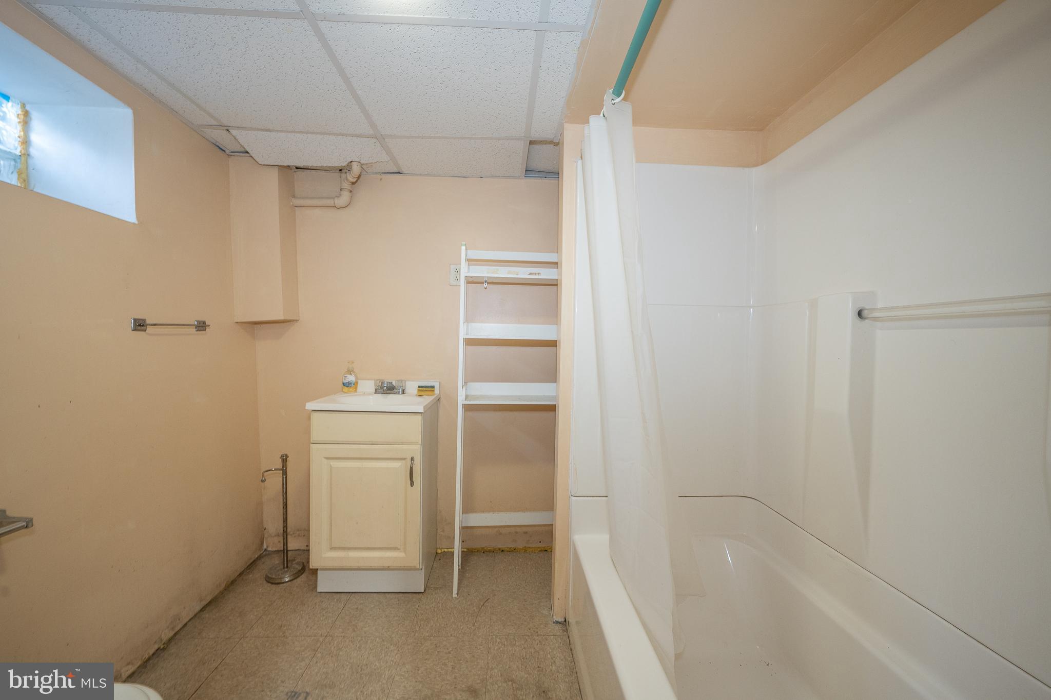 19 Ardsley Road Upper Darby, PA 19082 - Photo 37 of 50