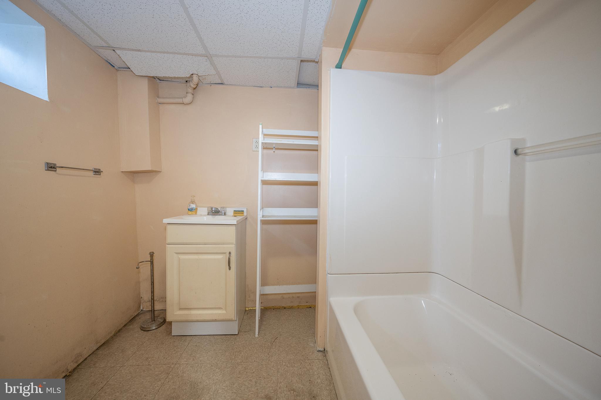 19 Ardsley Road Upper Darby, PA 19082 - Photo 39 of 50