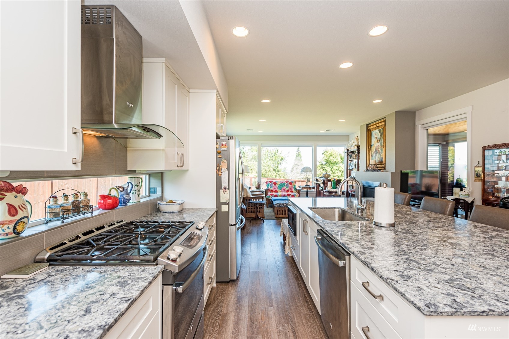 411 Jones Farm Road Sequim, WA 98382 - Photo 24 of 40 a kitchen with lots of counter top space
