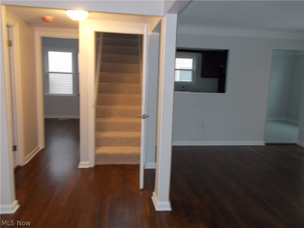 4114 Wilmington Road Cleveland, OH 44121 - Photo 9 of 34