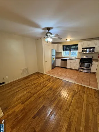 $1,950 | 349 Gorge Road, Cliffside Park, NJ 07010