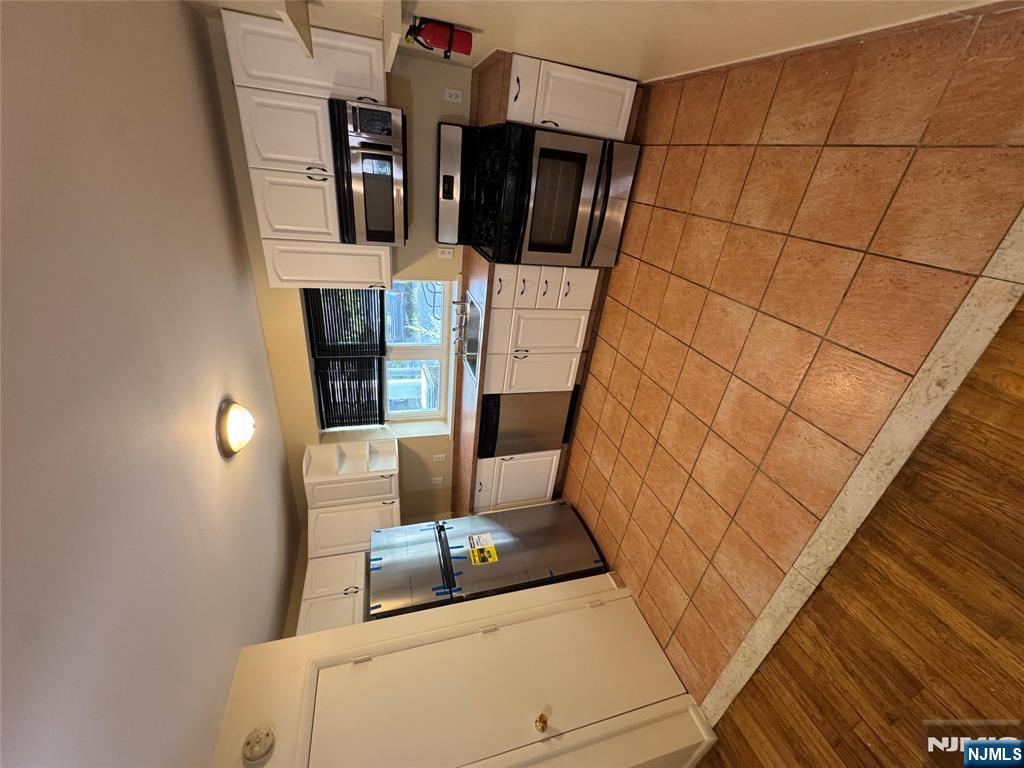 349 Gorge Road Cliffside Park, NJ 07010 - Photo 3 of 5