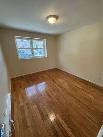 $1,950 | 349 Gorge Road, Cliffside Park, NJ 07010
