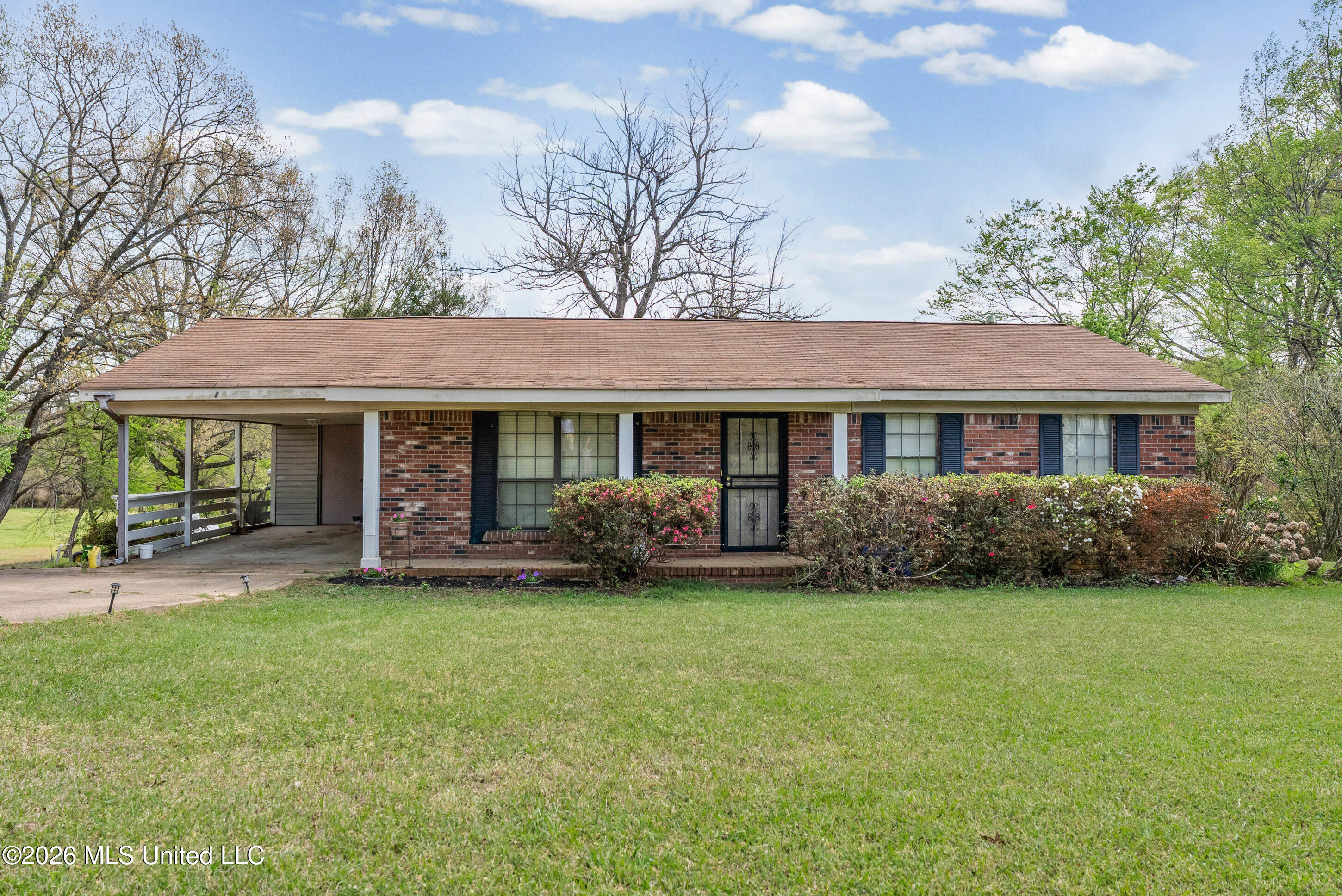 400 Pioneer Village Road Senatobia, MS 38668 - Photo 1 of 32 2_dsc00366_print