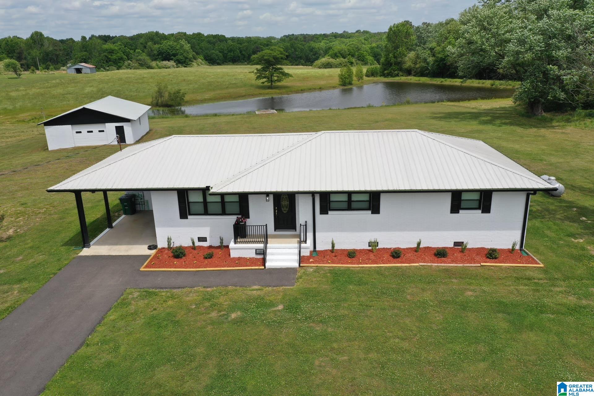 245 Schoolhouse Road Baileyton, AL 35019 - Photo 1 of 20