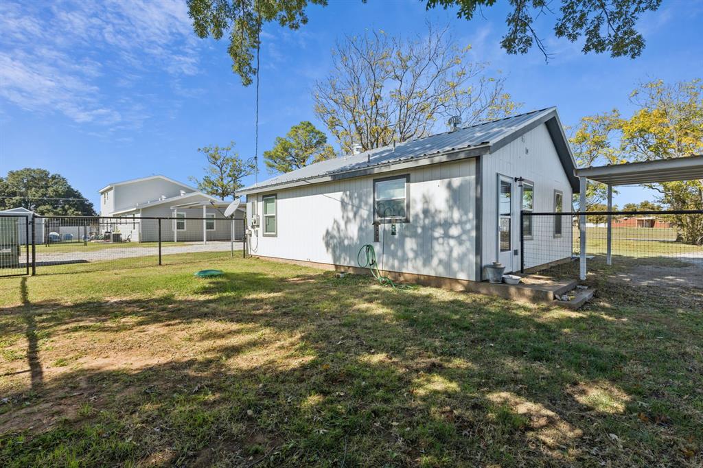 1060 East Reno Road Azle, TX 76020 - Photo 15 of 40 1066