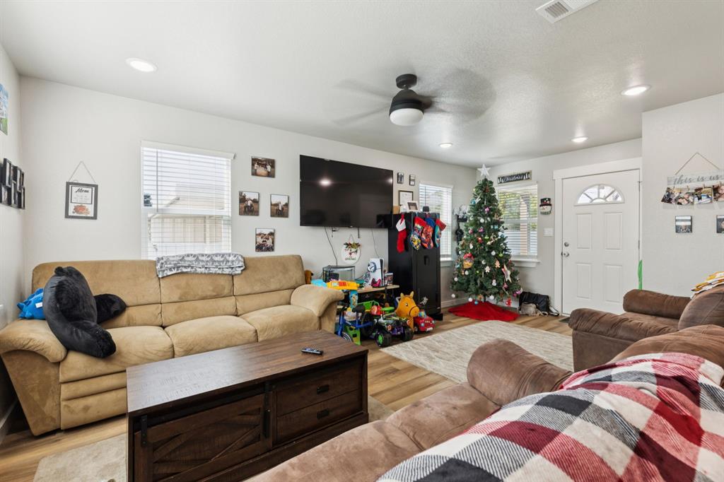 1060 East Reno Road Azle, TX 76020 - Photo 29 of 40 1058