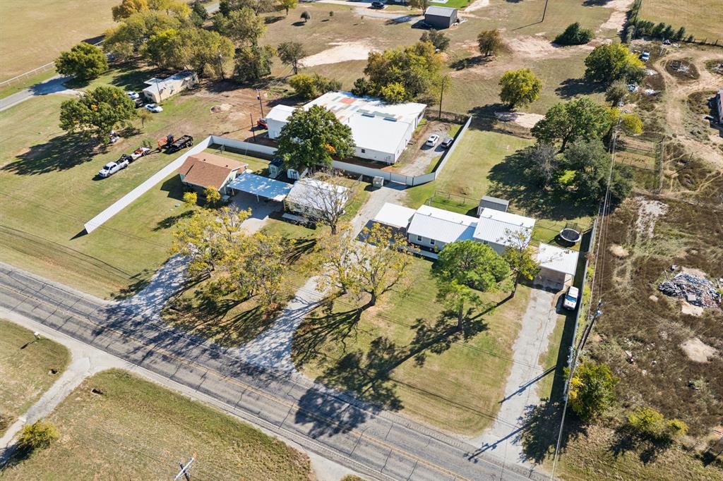 1060 East Reno Road Azle, TX 76020 - Photo 4 of 40