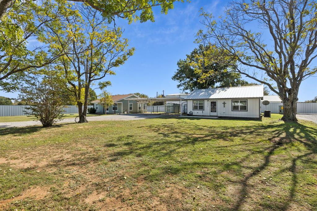 1060 East Reno Road Azle, TX 76020 - Photo 5 of 40 1066