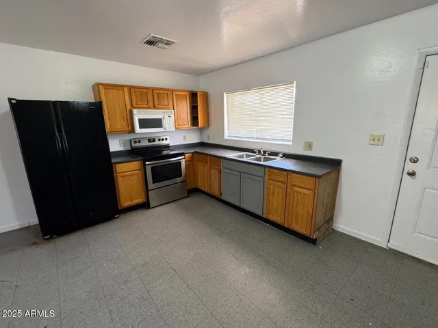 $3,259 | 1331 East Pueblo Avenue, Phoenix, AZ 85040