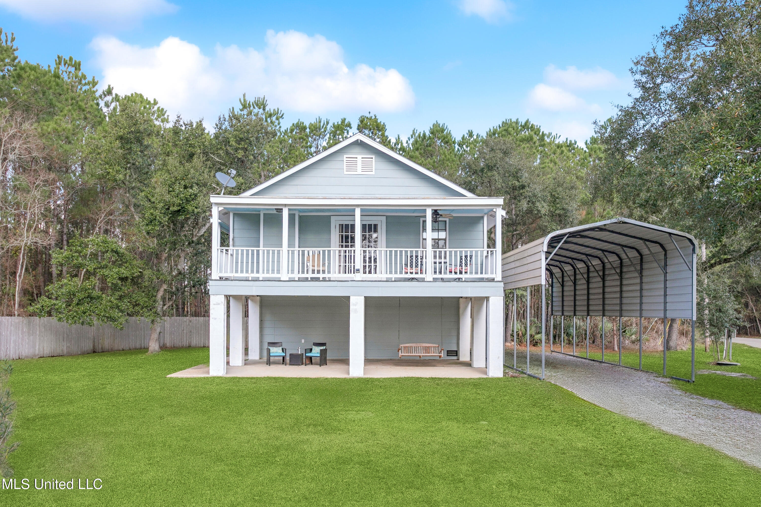 400 Garden Road Bay St. Louis, MS 39520 - Photo 2 of 18 02