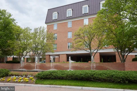 $870,000 | 8101 Connecticut Avenue, Unit N708, Chevy Chase, MD 20815