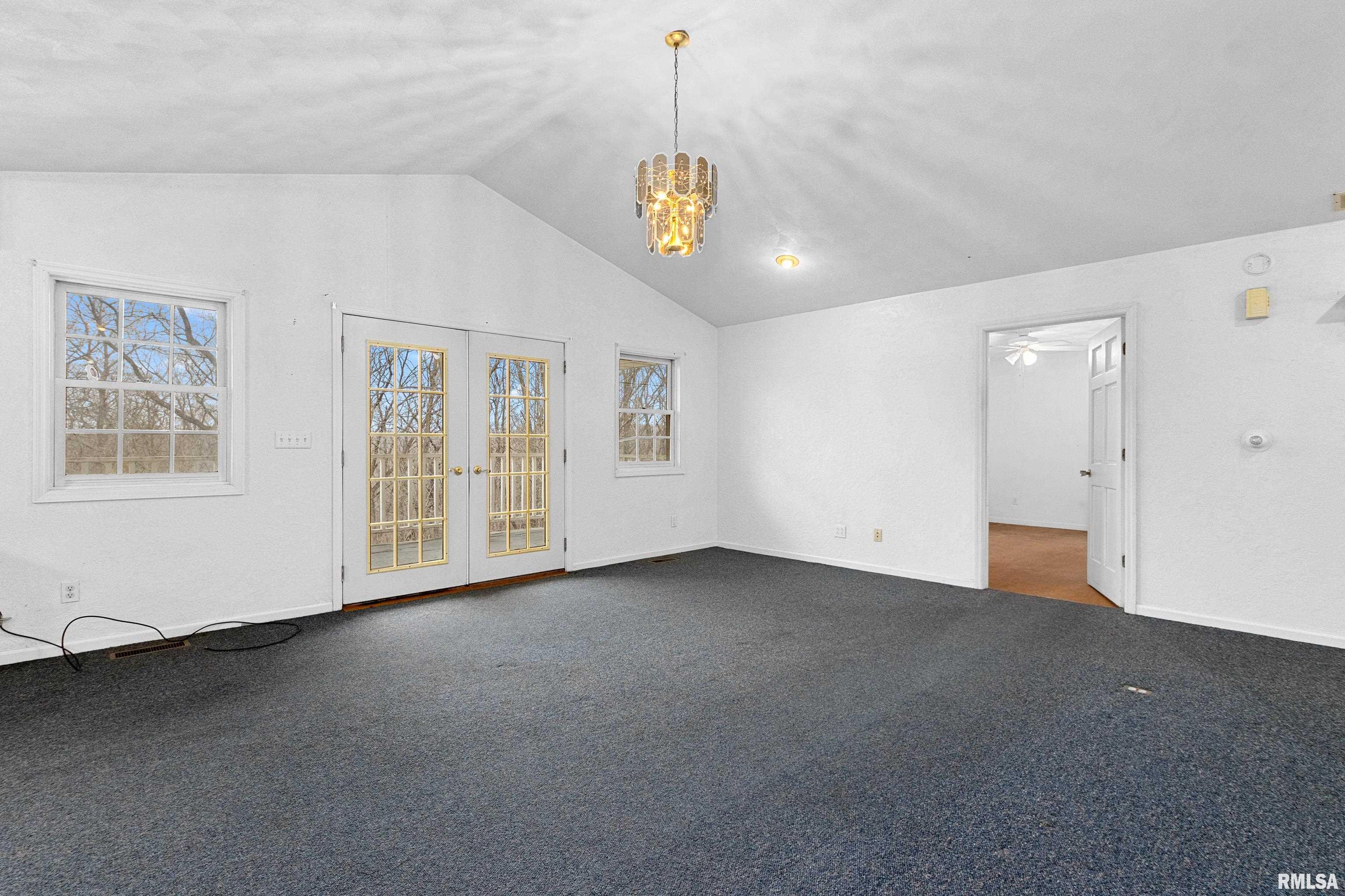 6921 West Lancaster Road Peoria, IL 61607 - Photo 12 of 70