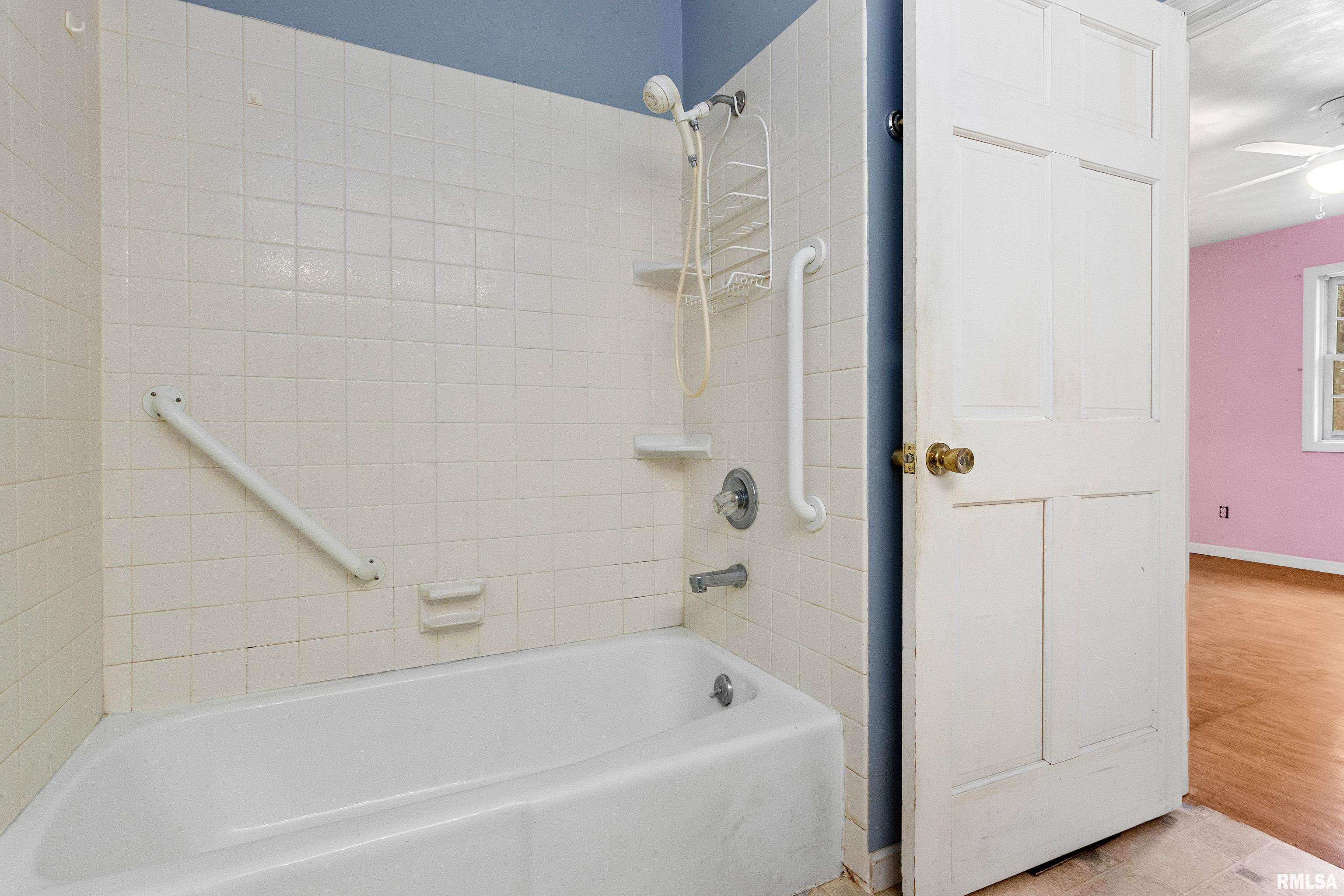 6921 West Lancaster Road Peoria, IL 61607 - Photo 28 of 70