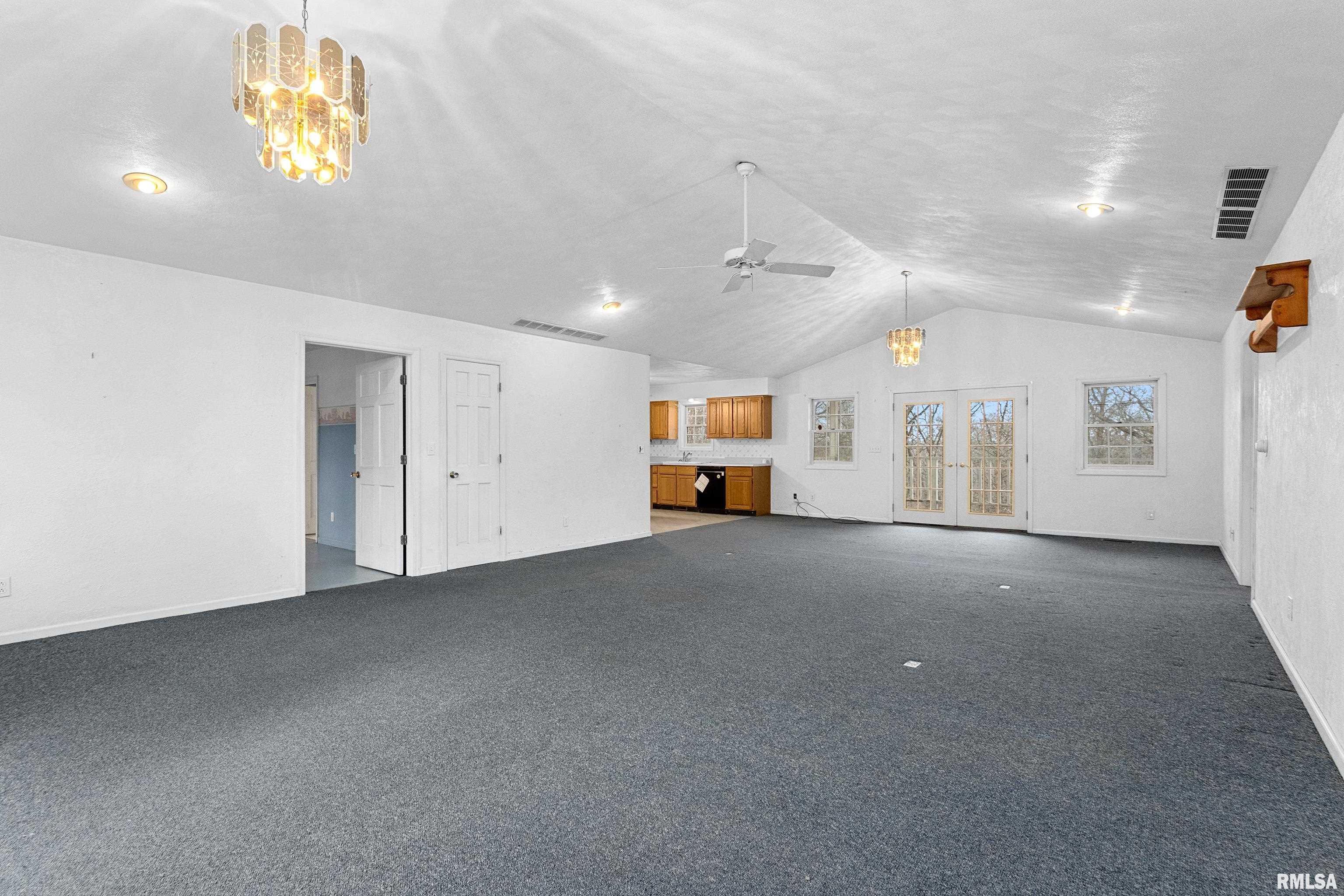 6921 West Lancaster Road Peoria, IL 61607 - Photo 7 of 70