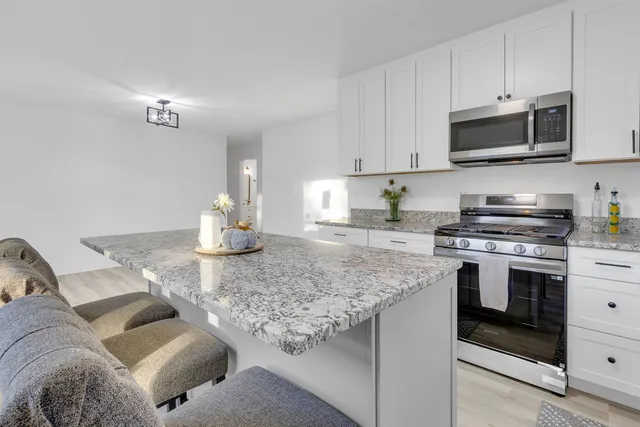 $384,000 | 10615 Mathew Street, Huntley, IL 60142