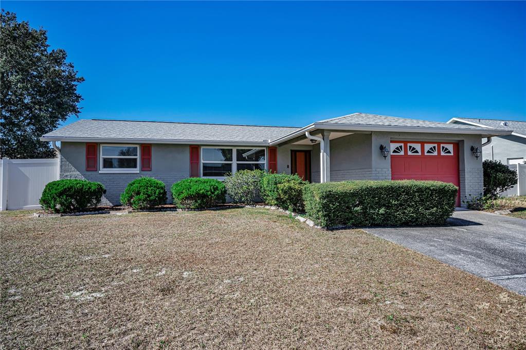 4415 Royal Oak Lane New Port Richey, FL 34653 - Photo 3 of 48