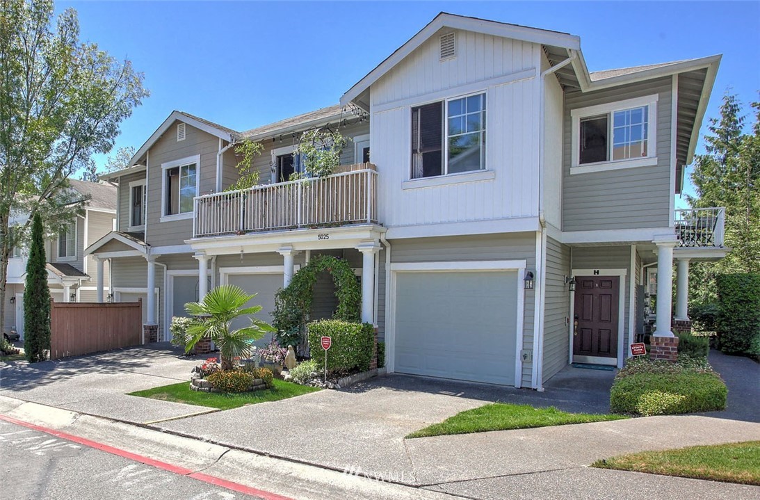 5025 Davis Place South, Unit F Renton, WA 98055 - Photo 1 of 25