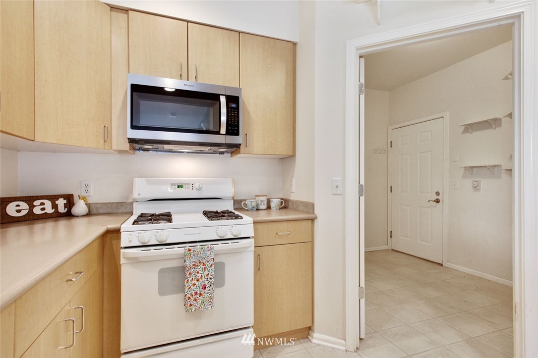 5025 Davis Place South, Unit F Renton, WA 98055 - Photo 11 of 25