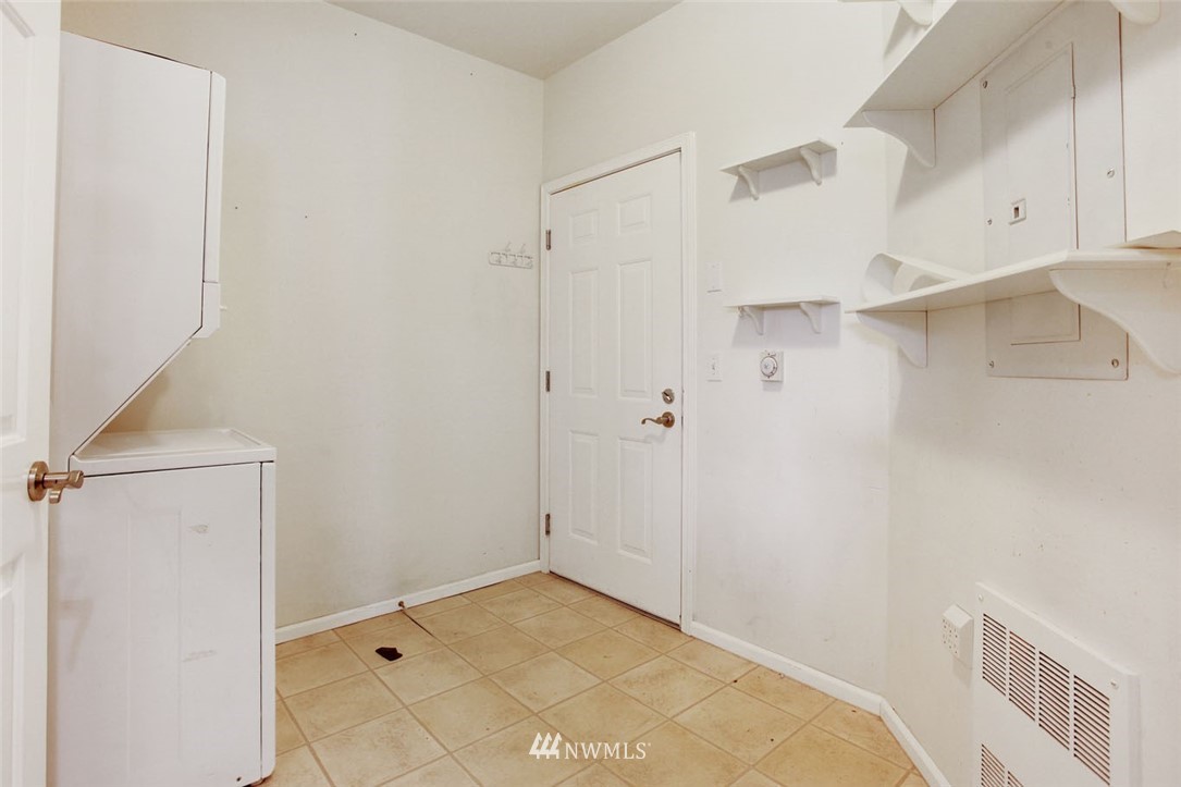 5025 Davis Place South, Unit F Renton, WA 98055 - Photo 12 of 25