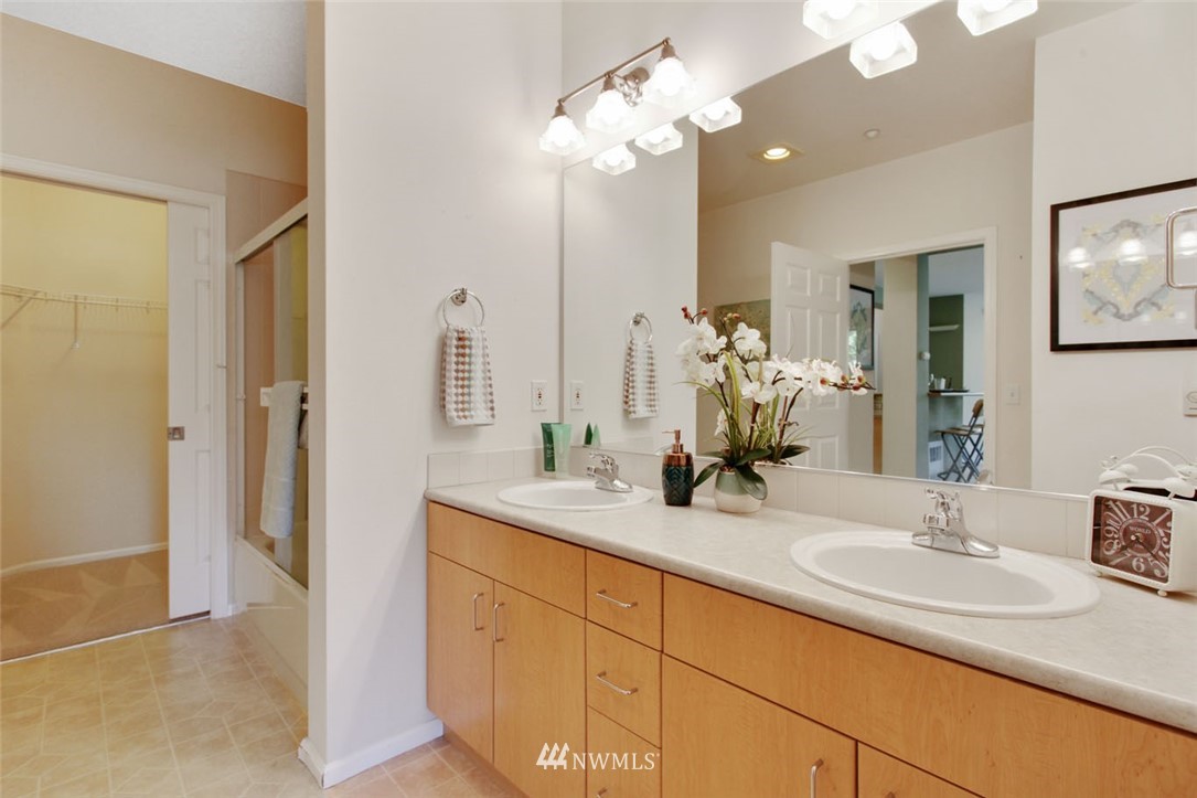 5025 Davis Place South, Unit F Renton, WA 98055 - Photo 15 of 25