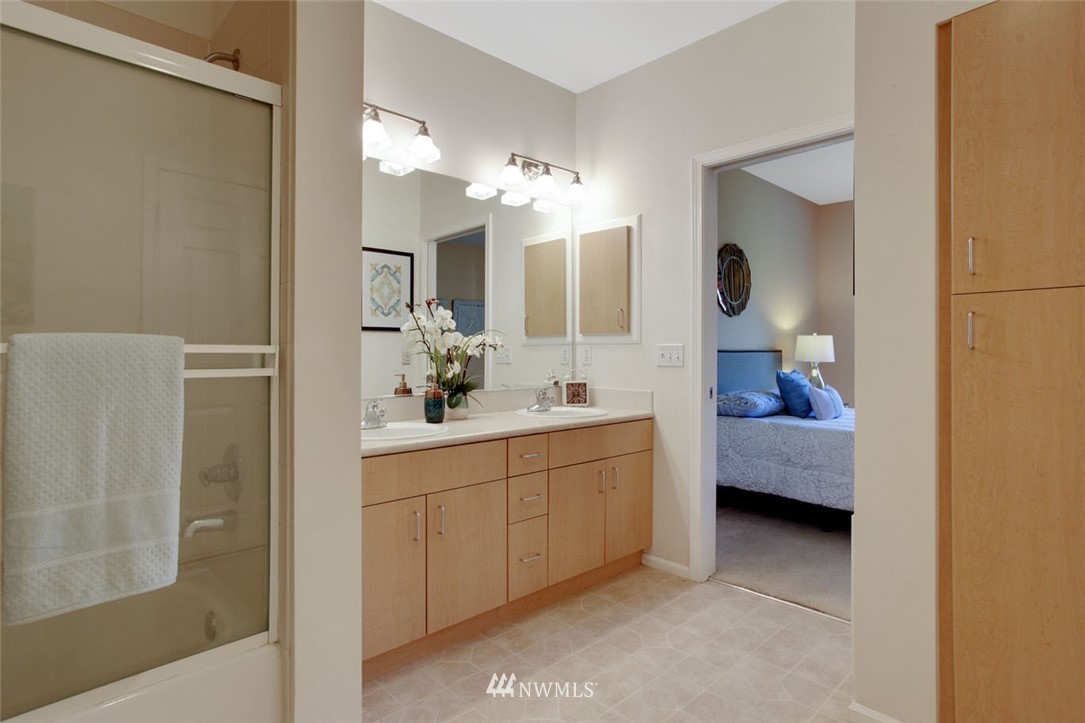5025 Davis Place South, Unit F Renton, WA 98055 - Photo 17 of 25