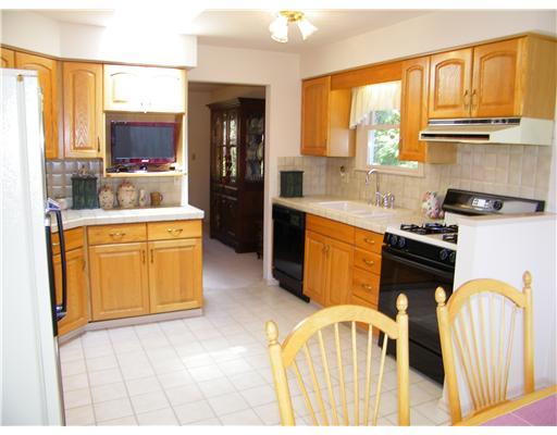 2536 Wickline Road Gibsonia, PA 15044 - Photo 7 of 18 Kitchen.