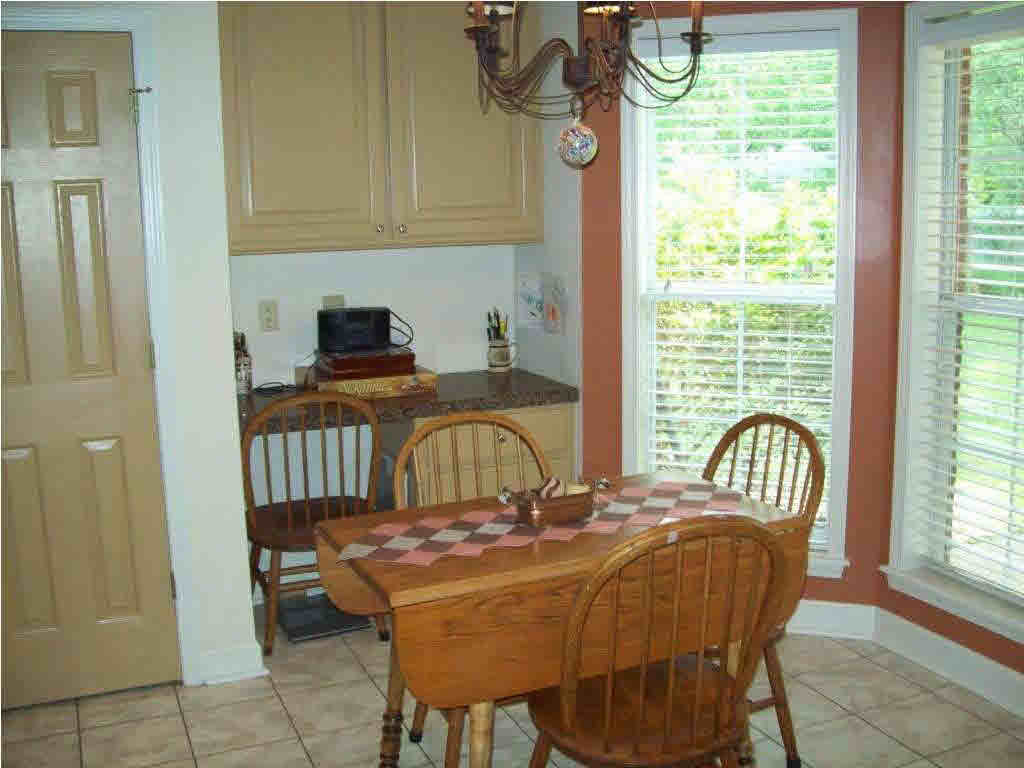 303 River Ridge Cove Brandon, MS 39047 - Photo 8 of 26 Breakfast Area showing Computer Station