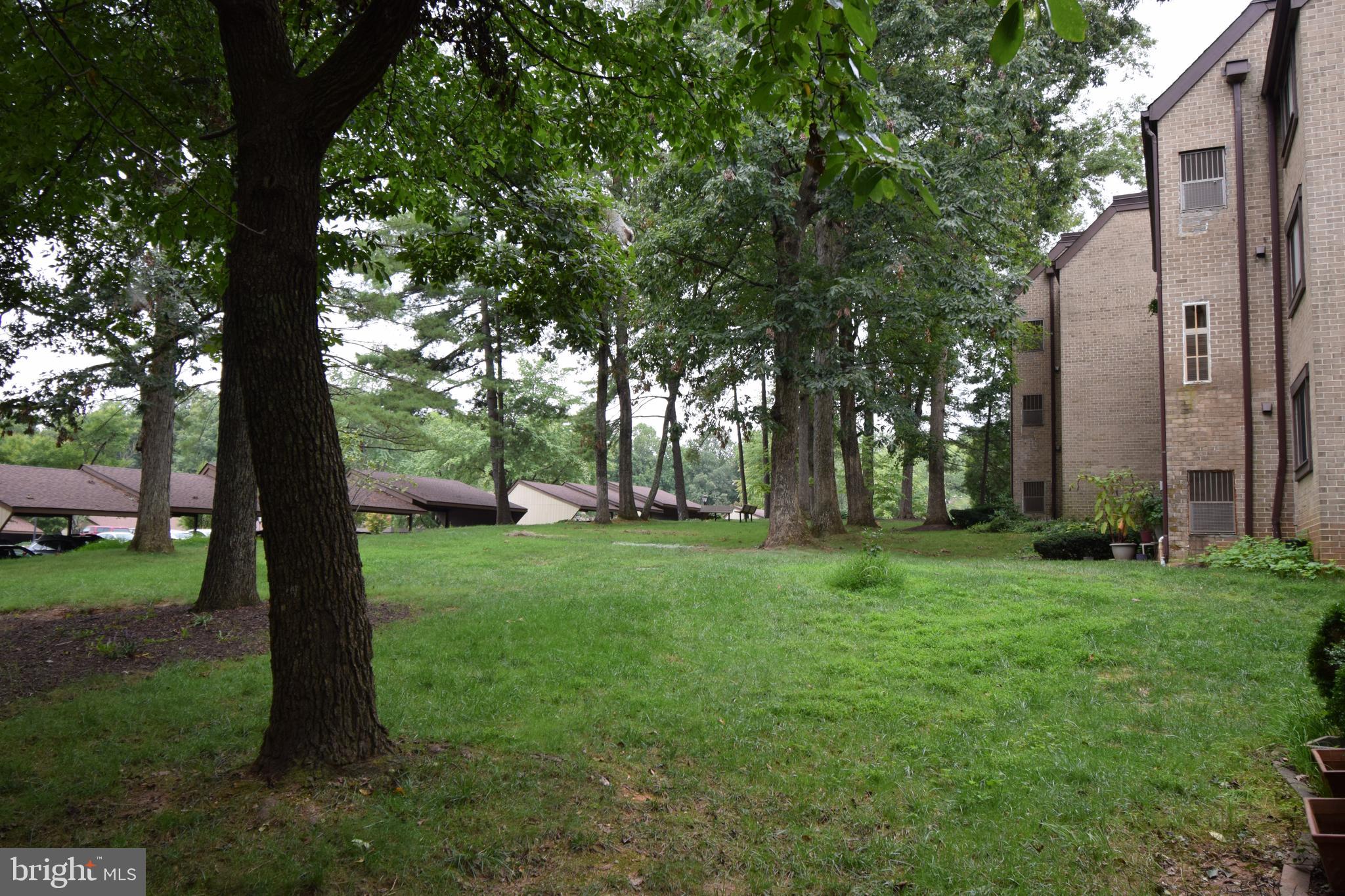 1641 Parkcrest Circle, Unit 101 Reston, VA 20190 - Photo 18 of 37 Backyard park