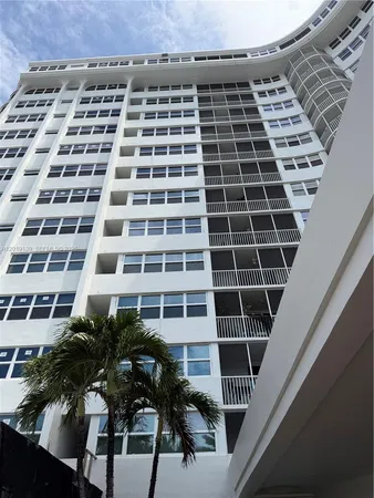 $2,700 | 100 Golden Isles Drive, Unit 313, Hallandale Beach, FL 33009