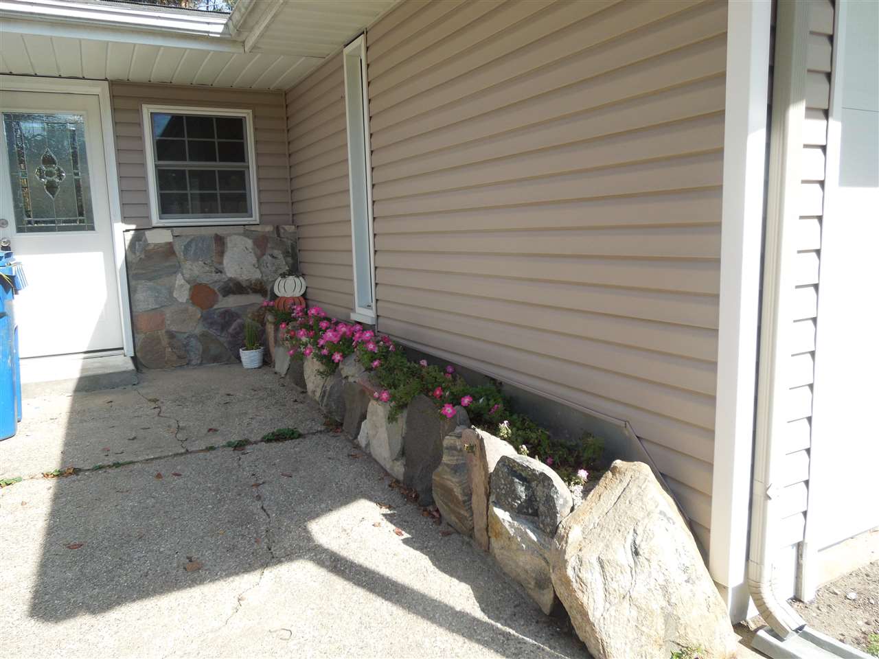 2822 Guernsey Road Beaverton, MI 48612 - Photo 3 of 35