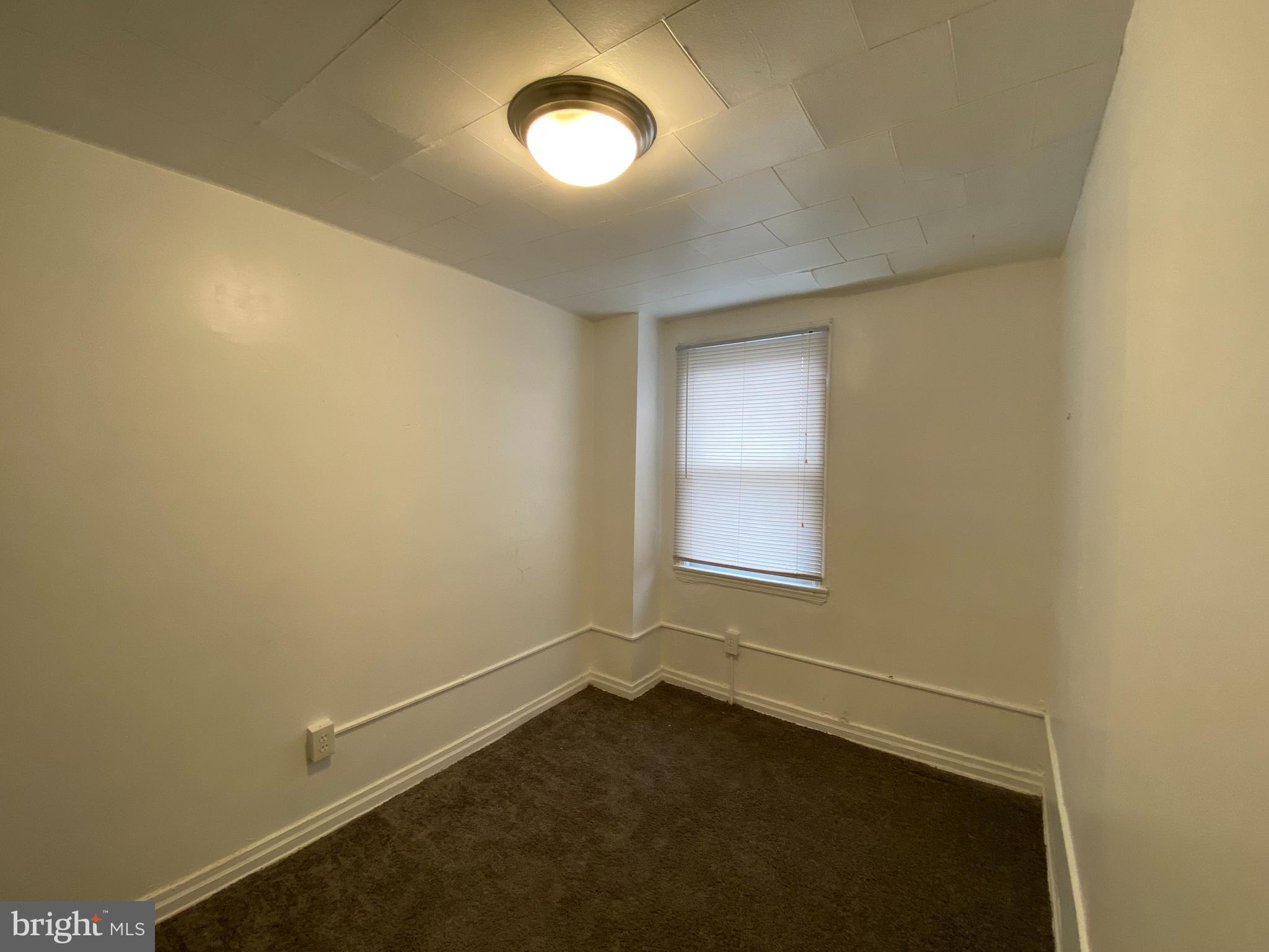 322 Sollers Point Road Baltimore, MD 21222 - Photo 4 of 5