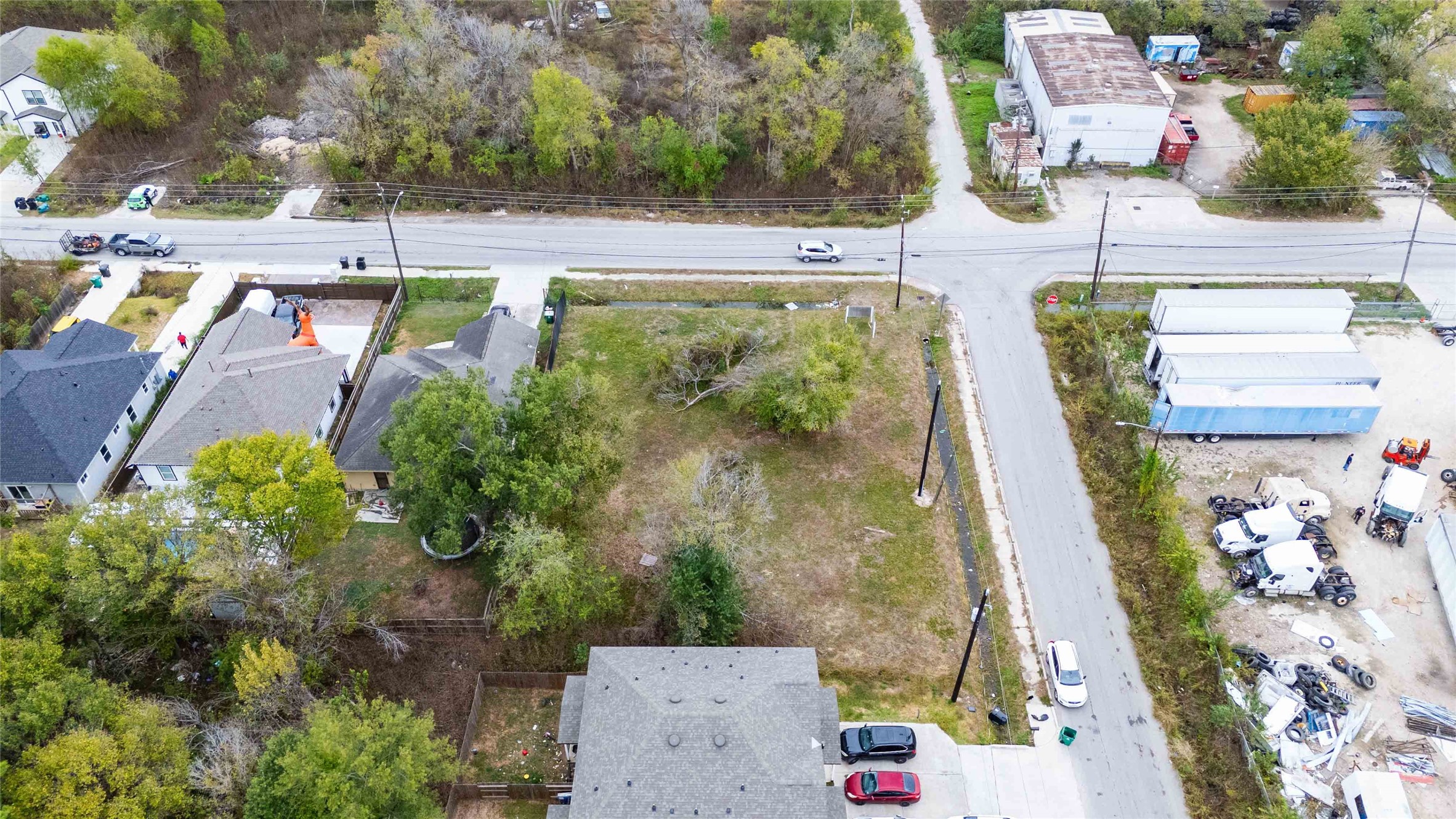 5405 East Houston Road Houston, TX 77028 - Photo 6 of 8 an aerial view of residential houses with outdoor space